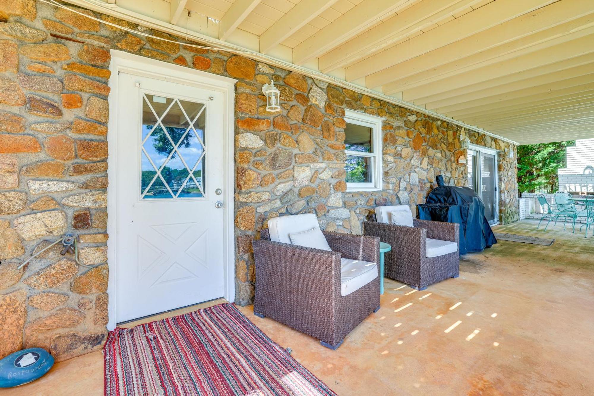 Smith Mountain Lake Retreat With Private Beach! Huddleston Exterior foto